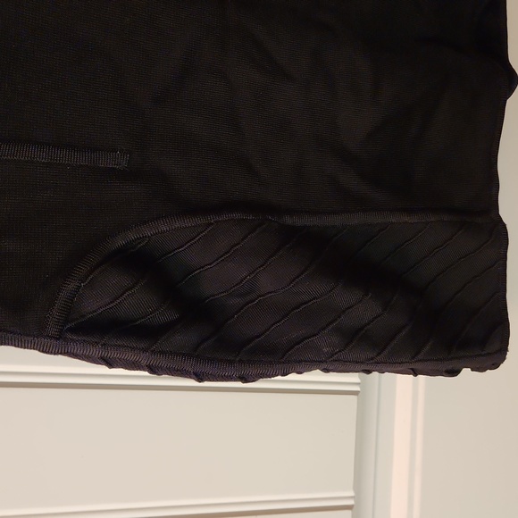 Ladies aritzia Wilfred skirt - Picture 2 of 4